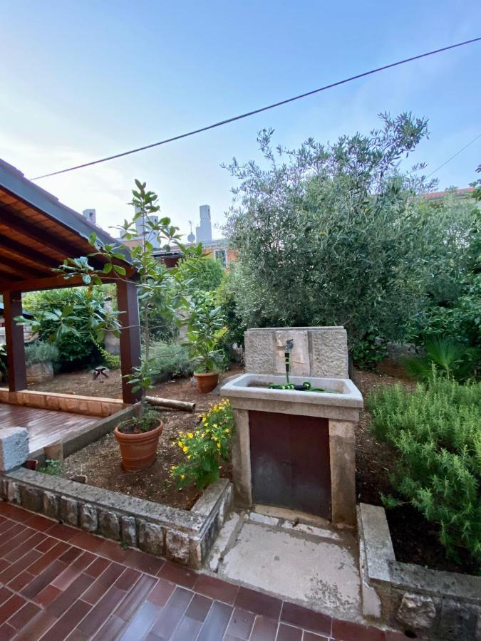 Apartmani Zora Cres Dış mekan fotoğraf