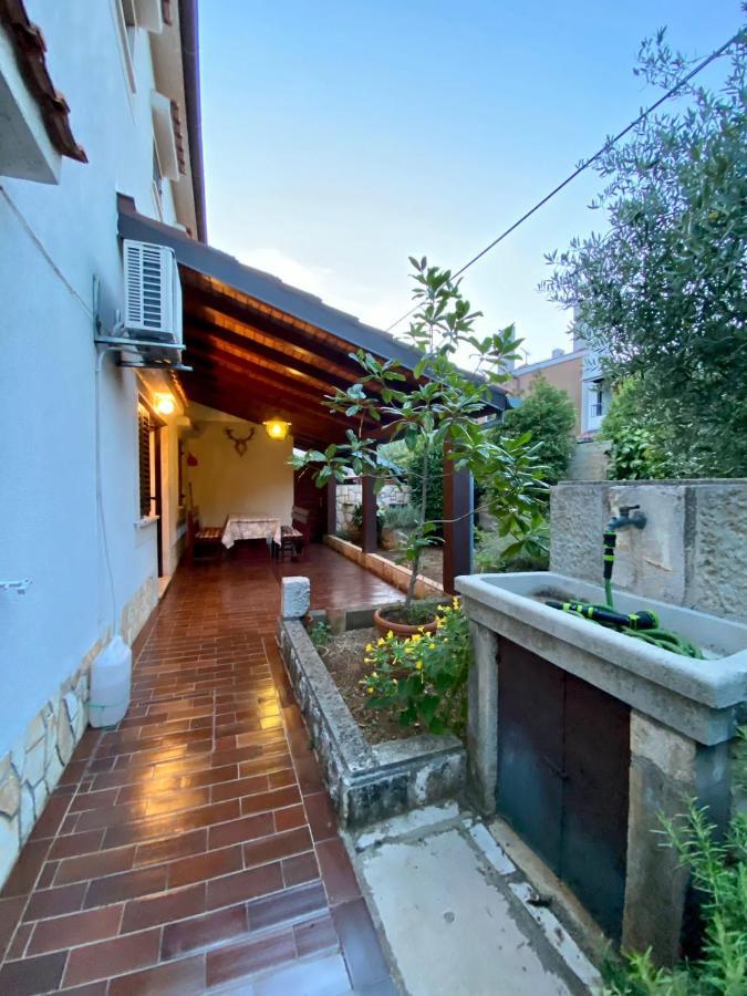 Apartmani Zora Cres Dış mekan fotoğraf